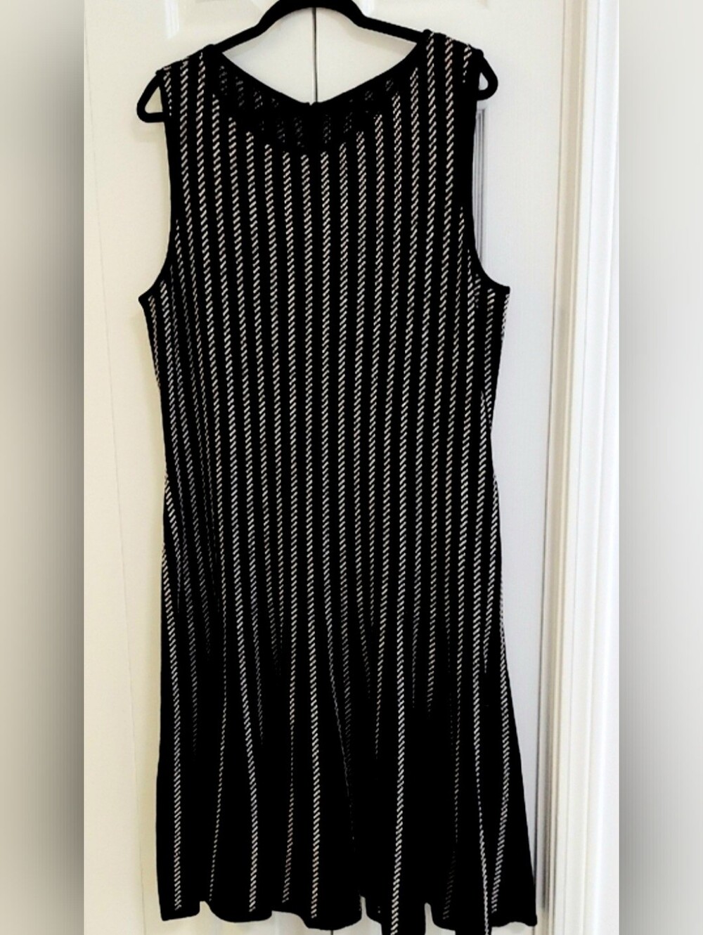 St. John Dress, Size 16, Black Knit, Metallic Gold, Tulip Skirt - Picture 5 of 12